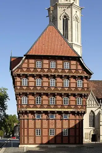Alte Waage à Brunswick en Basse-Saxe, construite en 1534, détruite pendant la Seconde Guerre mondiale et reconstruite en 1994.
