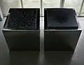 Éclats de plomb et de graphite, sculpture, coll. part., 2008-2009.