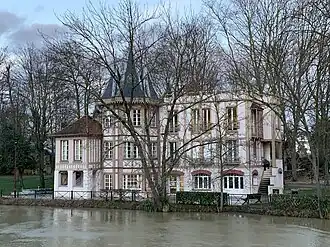 École municipale des arts.