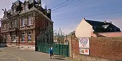 Description de cette image, également commentée ci-après