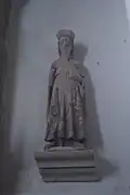 Une statue.