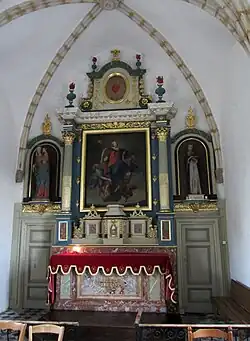 Le maitre-autel.