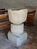 Cuve baptismale en marbre XIIe&nbsp;siècle