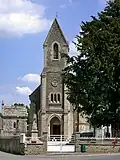 L'église Saint-Aubin. Vue ouest.