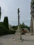 Le calvaire de l'enclos paroissial : vue d'ensemble.