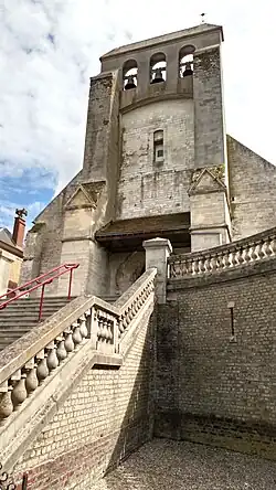 Le clocher-mur.