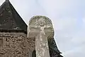 Face de la croix, avec le Christ crucifié, située sur le placître.