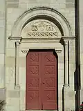 Porte de l'église Saint-Pierre-Saint-Paul de Versailleux.