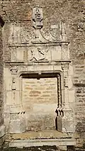 Porte du XVIe&nbsp;siècle de l'église.