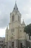 Façade de Bossan sur la place Anatole-France.