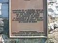 Plaque commémorative de la Commission des Monuments Historiques du Québec sur les fondations de la première église de Saint-Joachim à la grande ferme du cap Tourmente.