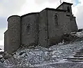 La tour de la sacristie et le chevet (XIIe&nbsp;siècle).