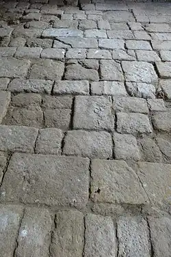 Dallage du porche.