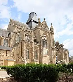 Photographie extérieure de la basilique.