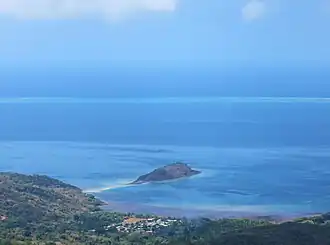 Vue de l'îlot depuis le mont Choungui.
