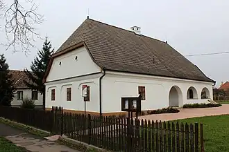 Ököritófülpös
