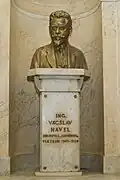 Buste du fondateur de la lanterne Vaclav Havel par Jan Štursa.