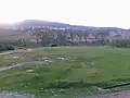 Le village de Léninaoul au-dessus des falaises.