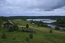 Le lac depuis le hameau.