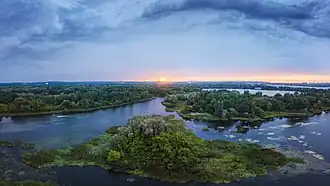 L'île Joukiv aire classée.