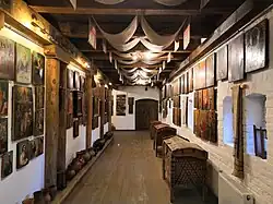L'intérieur.