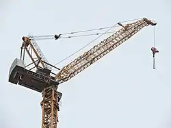 Contrepoids d'une grue à tour.