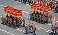 Les unités historiques tenant les bannières des groupes d'armées soviétiques