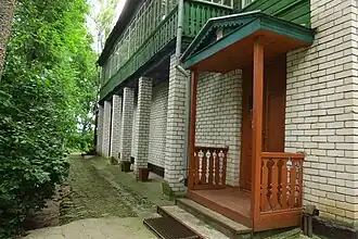 Sa maison,