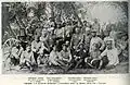 Tabourine assis au milieu des officiers du 1er régiment de tirailleurs de Sibérie-Orientale, après la victoire de Liaoyang (Niva no 41)
