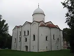 Église Saint-Jean-Baptiste-sur-Opoki.
