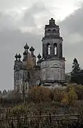 Église de l'Intercession en automne.