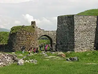 Ruines de la forteresse de Lorri, 2014.