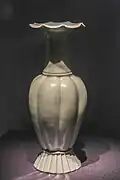 Bouteille céladon en forme de melon, de Goryeo (918–1392), au Musée national de Corée