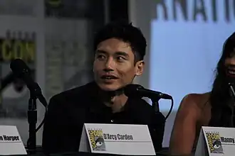 Manny Jacinto (Jason Mendoza).