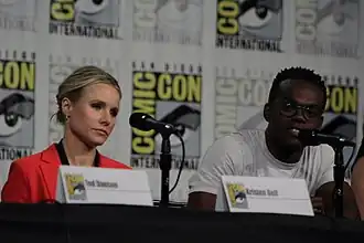 Kristen Bell (Eleanor Shellstrop) et William Jackson Harper (Chidi Anagonye).