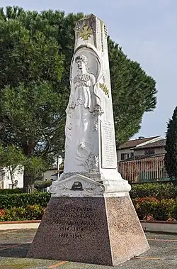 Le monument aux Morts.