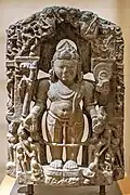 Vishnu sous la forme d'un nain - Fragment de décor architectural en grès - Rajasthan VIIIe – IXe&nbsp;siècle
