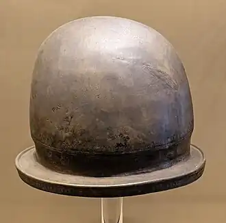 Casque Étrusques - Bronze - première moitié du Ve siècle. Avant J.-C.