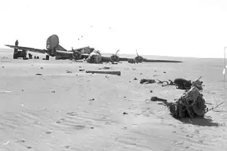 Débris du fuselage de l'appareil (vers 1958).