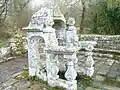 Fontaine de La Trinité-Langonnet : vue partielle.