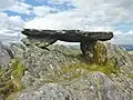 Table de schiste au sommet de la "Roche-du-Feu" (Karreg-an-Tan).