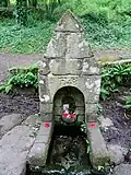 La fontaine Sainte-Anne (1743, restaurée en 1990).