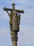 Milizac : le calvaire de Kergroas, Vierge à l'Enfant.