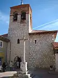 Église Saint-Pierre-Apôtre.