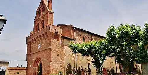 L'église de Saint-Sardos.