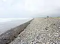 Le cordon de galets de la Baie d'Audierne entre l'étang de Nérizellec et le Palud Trébanec, au sud-est de Penhors