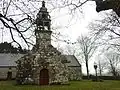 La chapelle Saint-Claude et son calvaire.