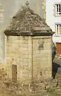 La fontaine du pignon de la maison de la Fontaine