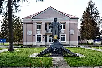 La statue de Taras Chevtchenko classée.      Katarina Zavatska (2000-), joueuse de tennis professionnelle.