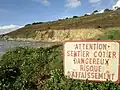 Le tracé du GR 34 rendu dangereux au nord de l'anse de Kervijen en direction de Ty Mark en raison de l'érosion littorale.